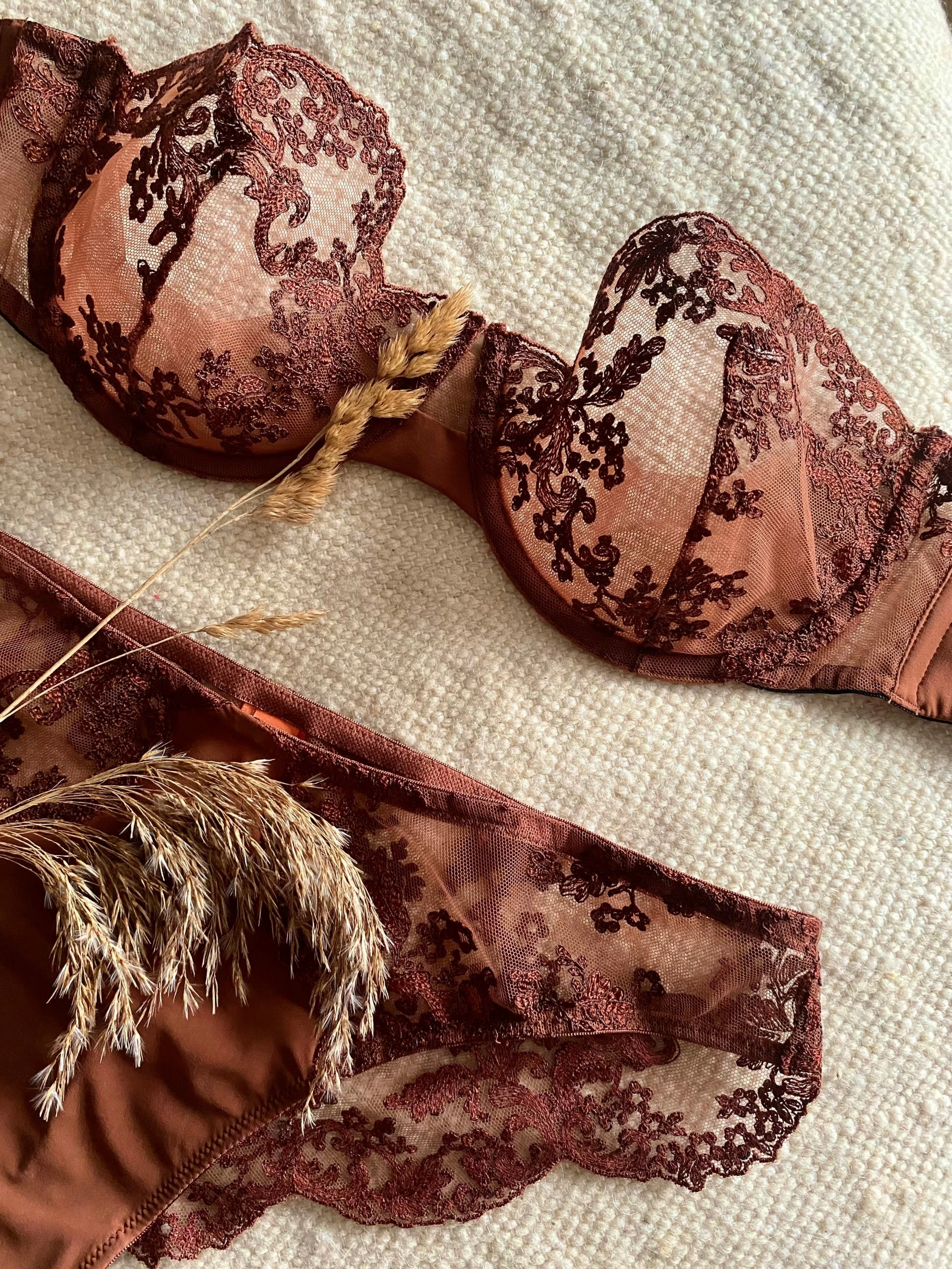 Coutille Strapless Balconette Clam Bra In Amaranth 4 Coutille Strapless Balconette Clam Bra In Amaranth